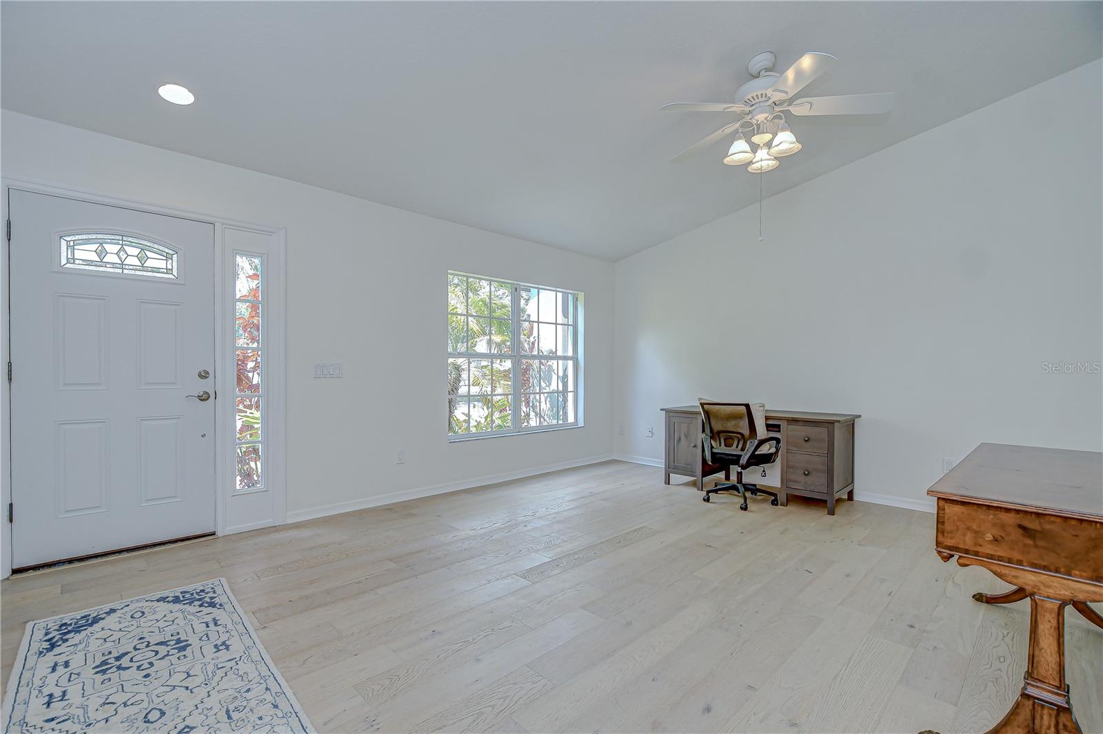 Image 6 of 38 For 7107 Colonial Lake Dr