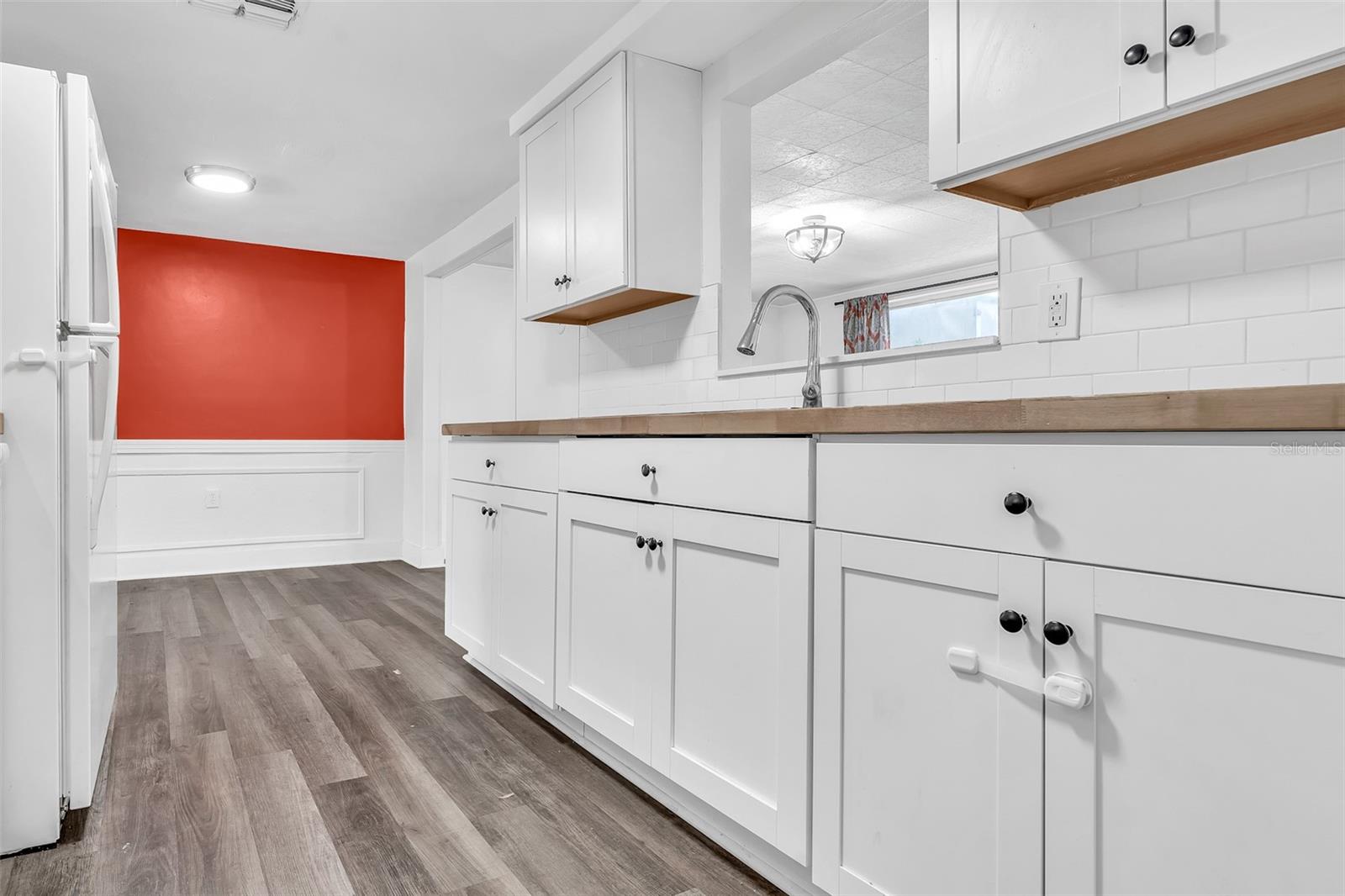 Image 11 of 26 For 4348 Shoreline Drive