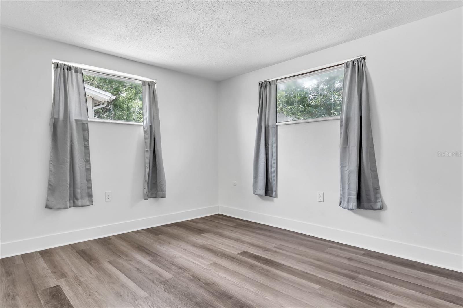 Image 17 of 26 For 4348 Shoreline Drive