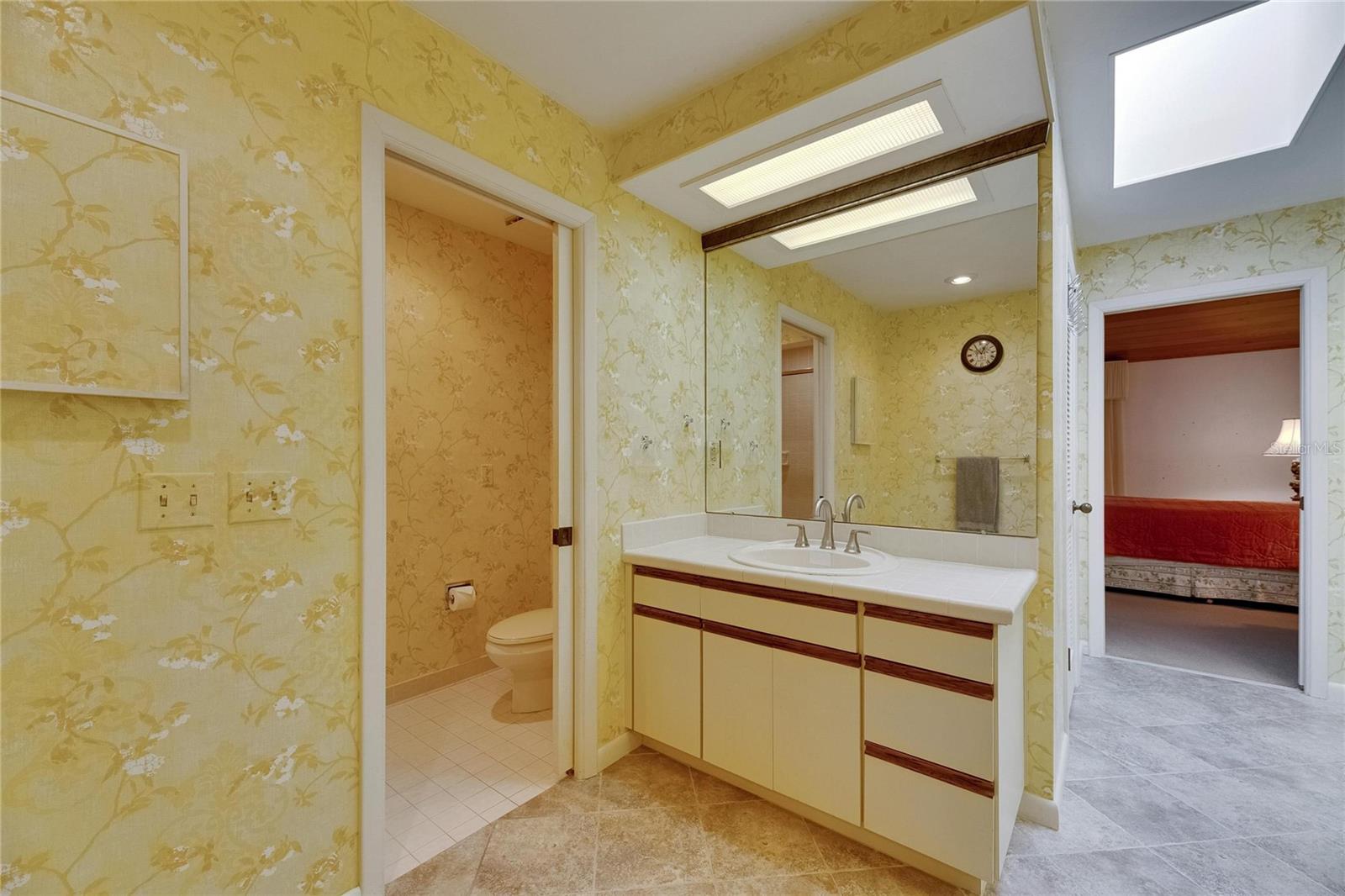 Listing photo id 18 for 29903 Baywood Lane