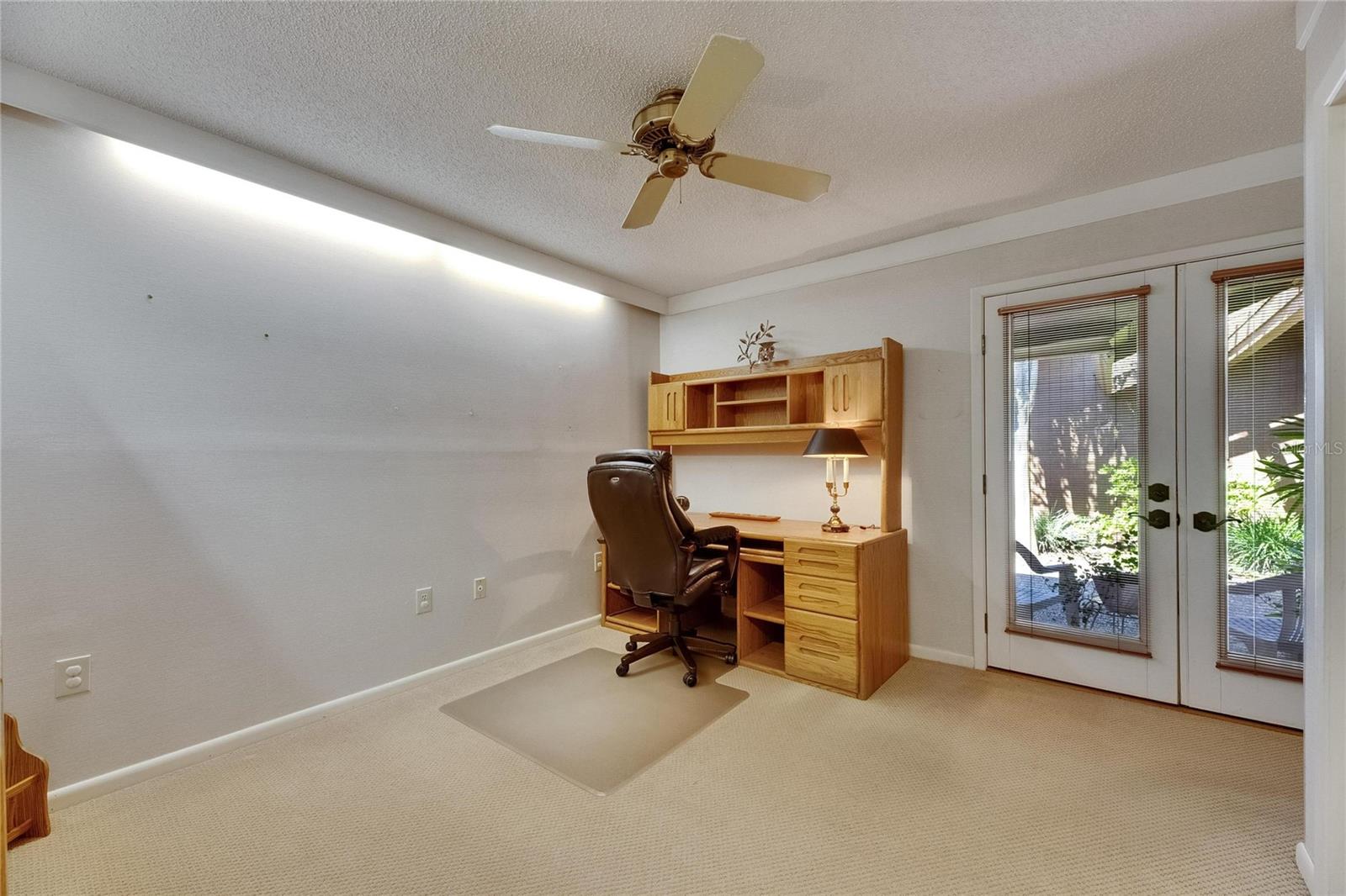 Listing photo id 25 for 29903 Baywood Lane