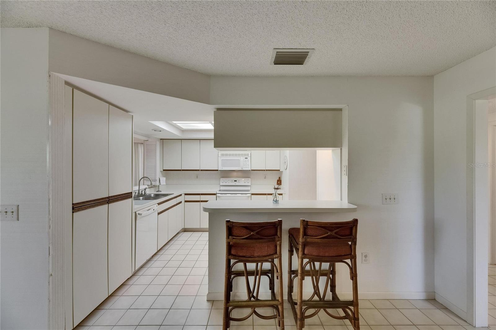 Listing photo id 35 for 29903 Baywood Lane