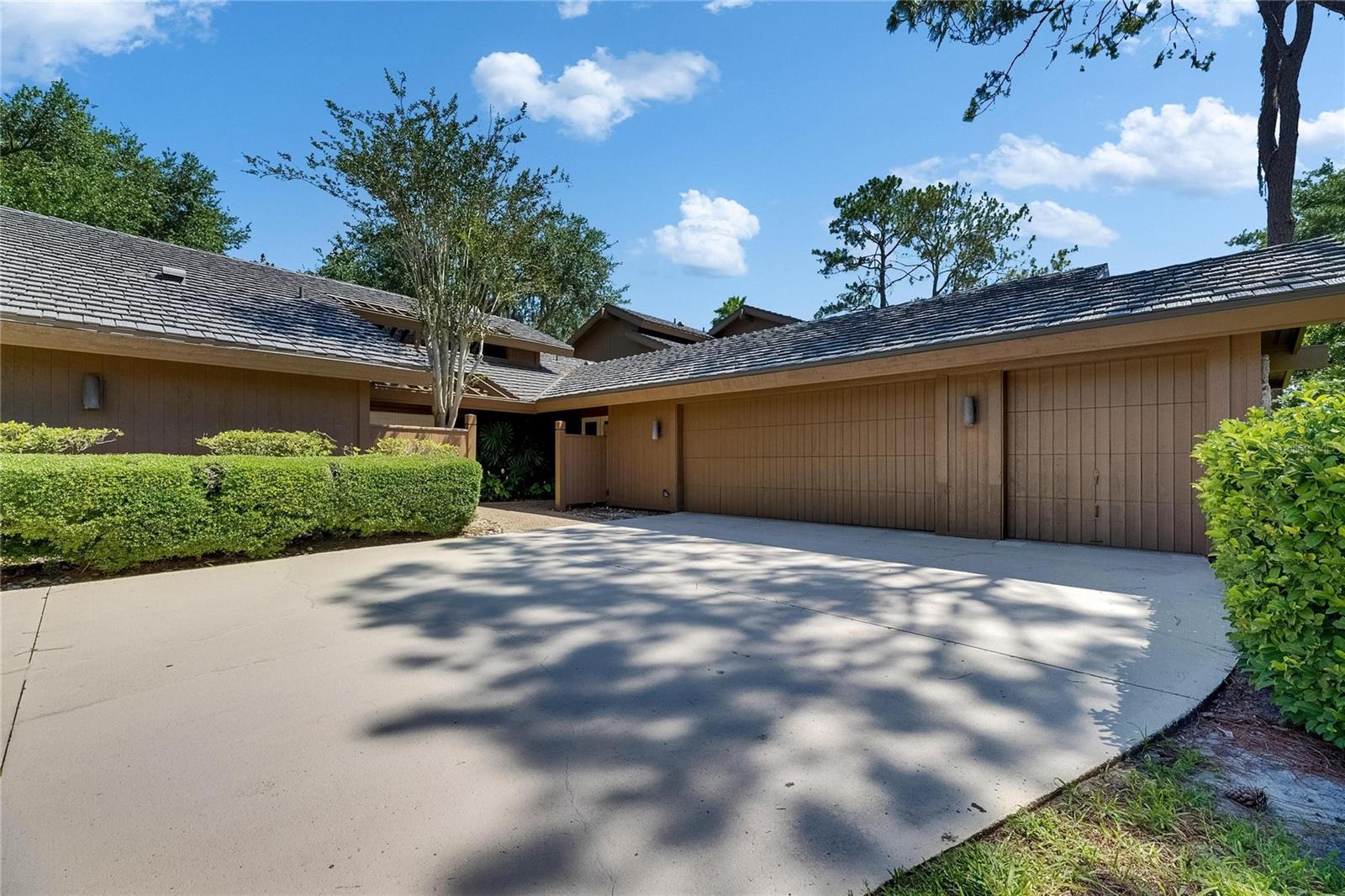 Listing photo id 3 for 29903 Baywood Lane