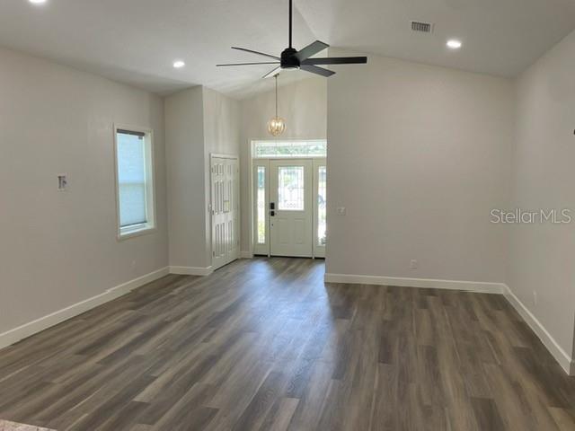 Listing photo id 8 for 7635 55th Street N