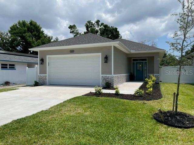 Listing photo id 0 for 7635 55th Street N