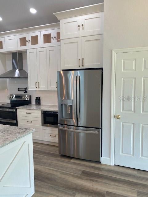 Listing photo id 21 for 7635 55th Street N