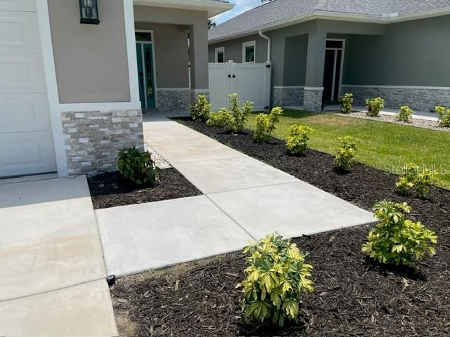 Listing photo id 1 for 7635 55th Street N