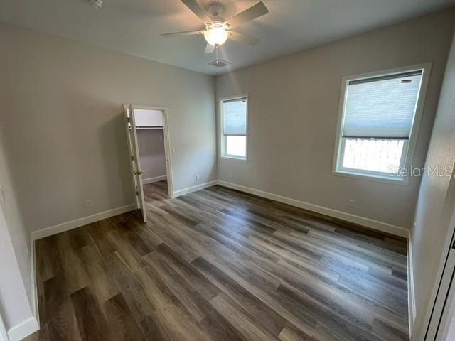 Listing photo id 33 for 7635 55th Street N