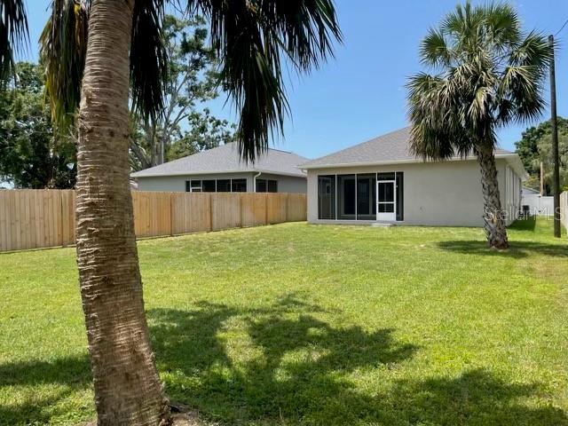 Listing photo id 41 for 7635 55th Street N