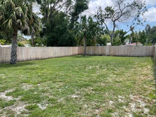 Listing photo id 43 for 7635 55th Street N