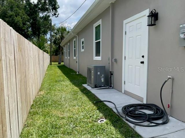 Listing photo id 5 for 7635 55th Street N