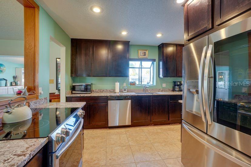 Image 21 of 38 For 8722 Thornwood Lane