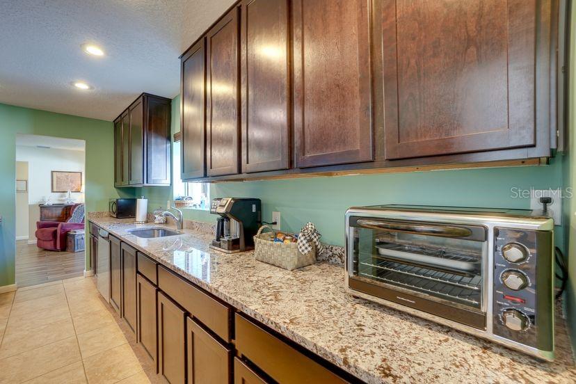 Image 22 of 38 For 8722 Thornwood Lane