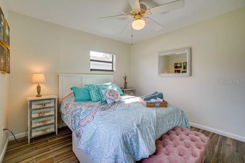 Image 24 of 38 For 8722 Thornwood Lane