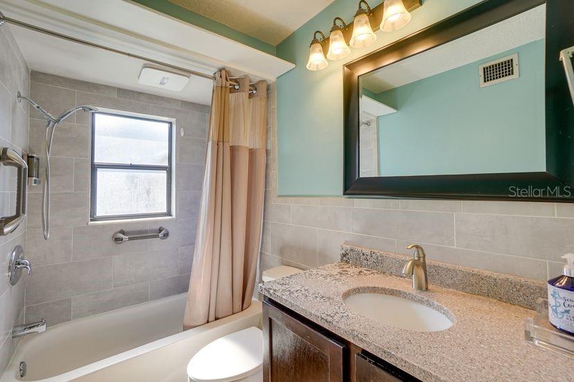Image 26 of 38 For 8722 Thornwood Lane
