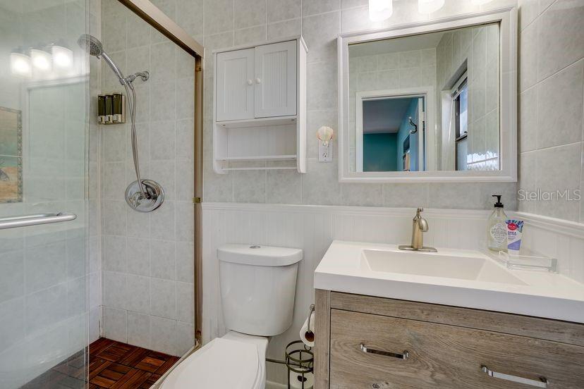 Image 28 of 38 For 8722 Thornwood Lane