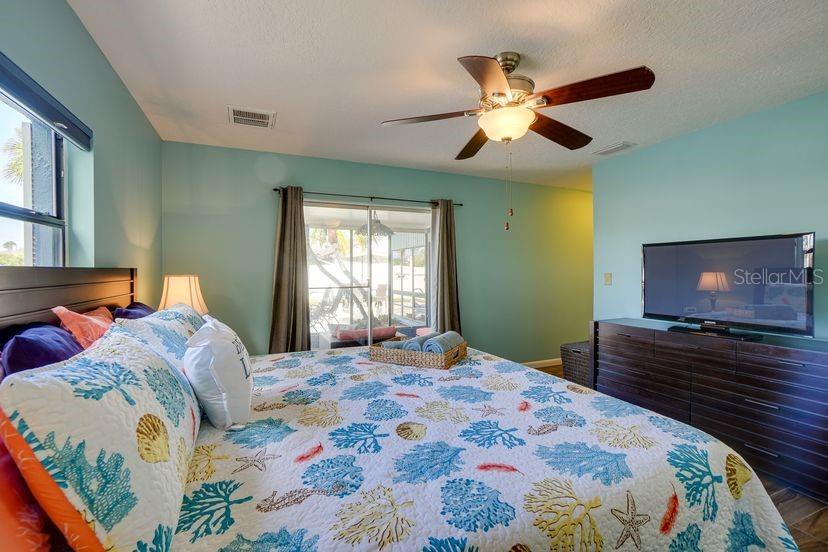 Image 30 of 38 For 8722 Thornwood Lane