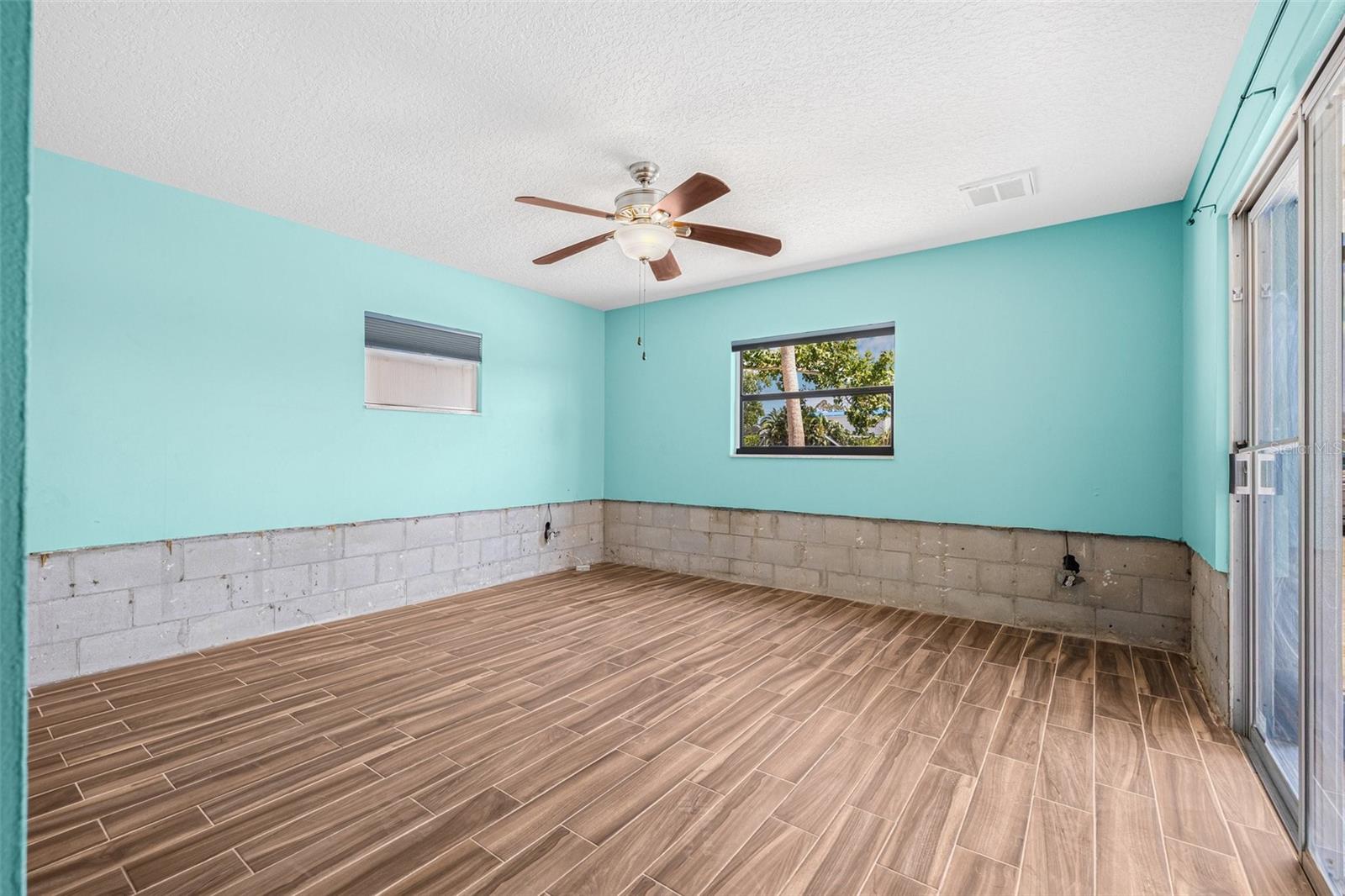 Image 33 of 38 For 8722 Thornwood Lane