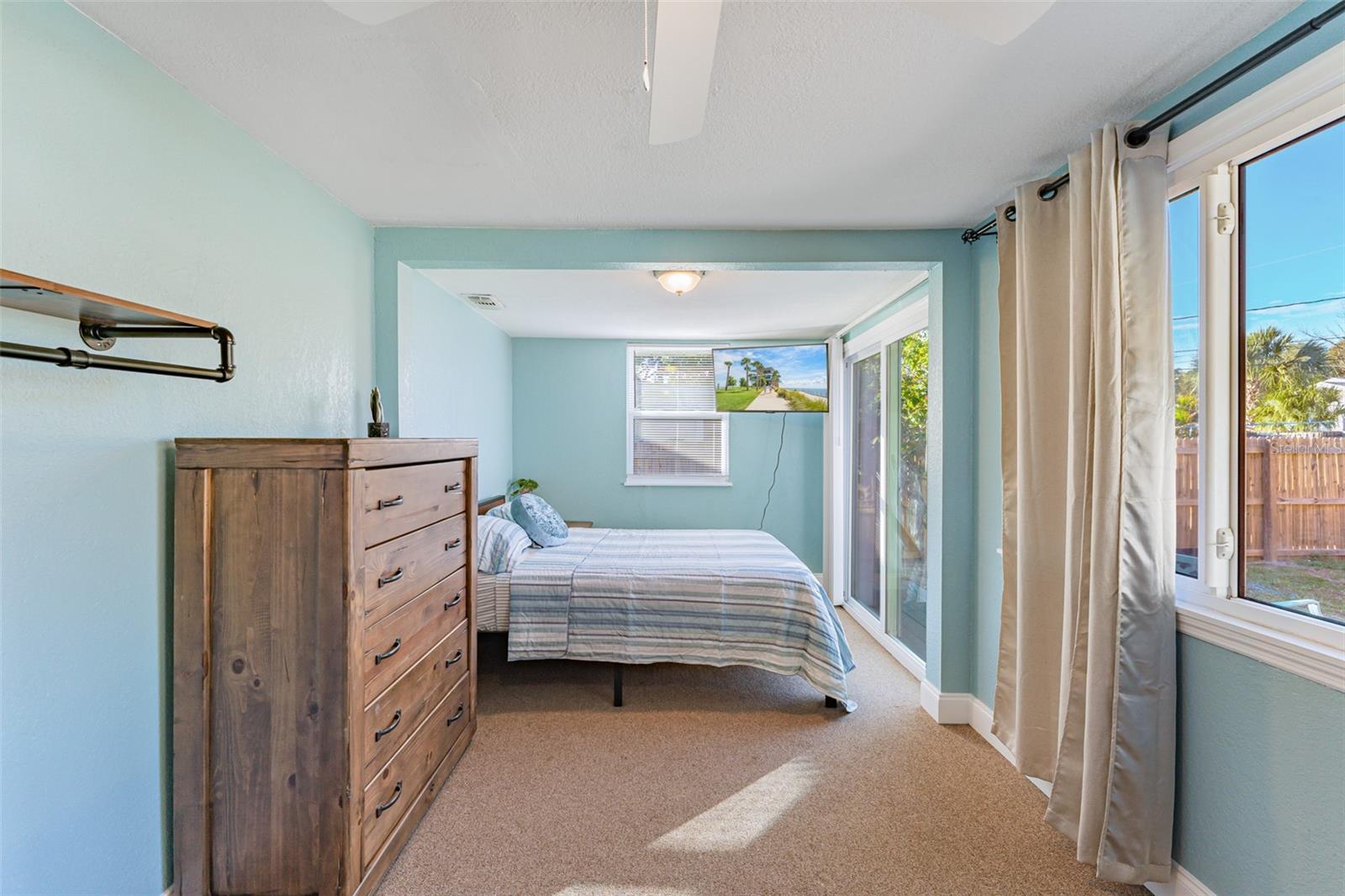 Image 13 of 43 For 2035 29th Avenue N