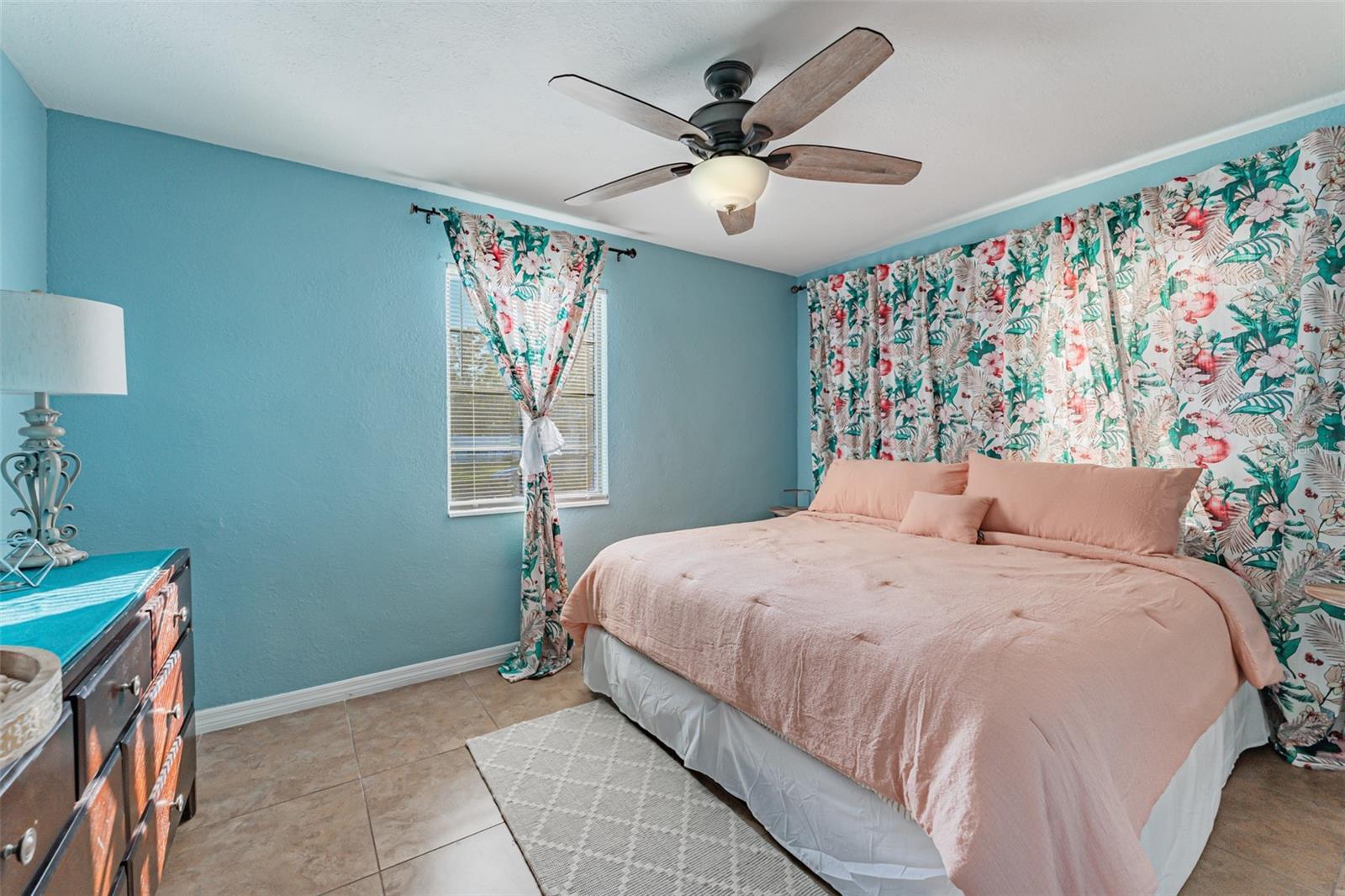 Image 17 of 43 For 2035 29th Avenue N