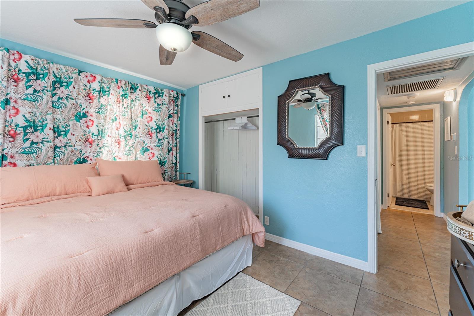 Image 18 of 43 For 2035 29th Avenue N