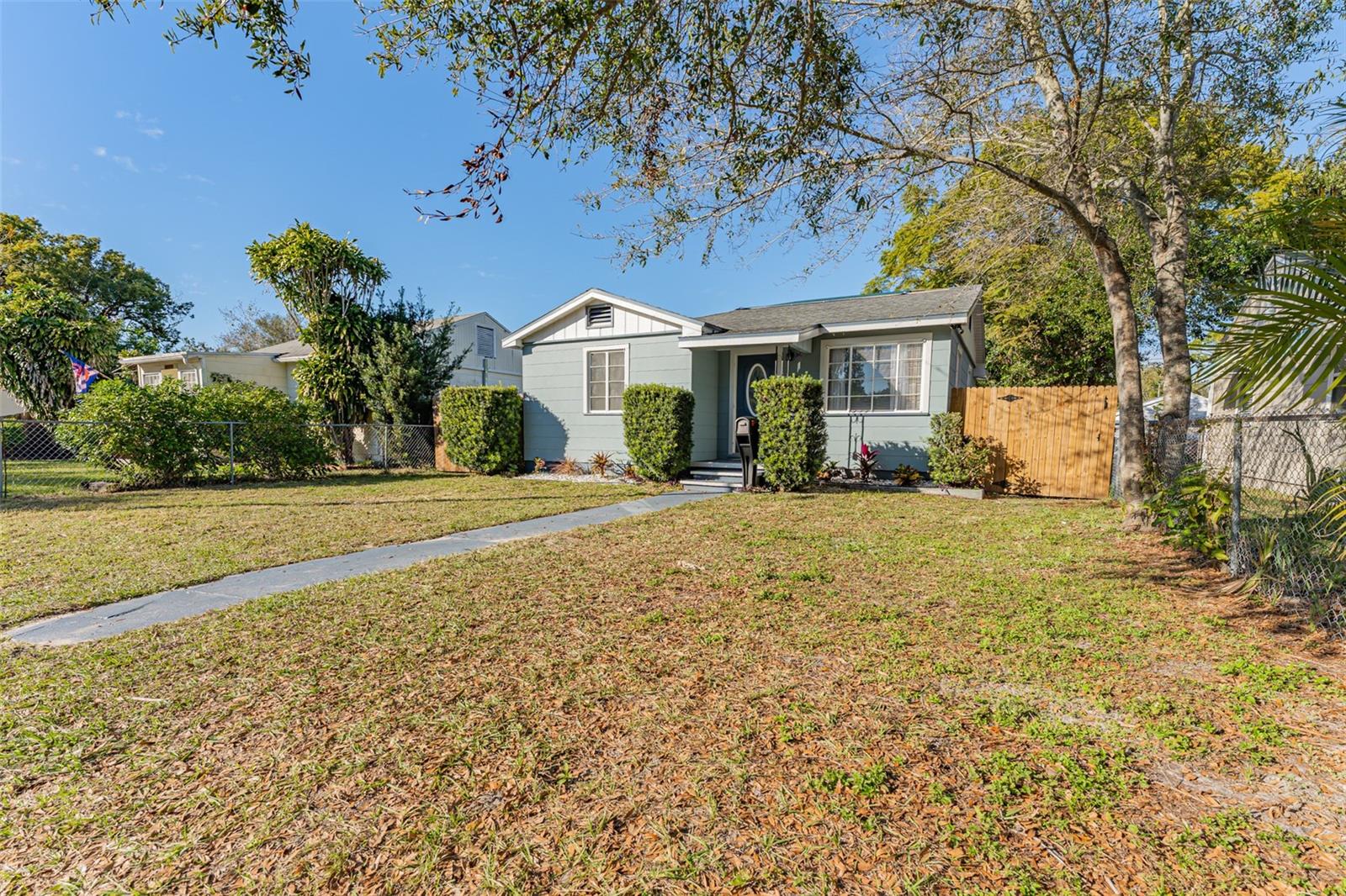 Image 2 of 43 For 2035 29th Avenue N