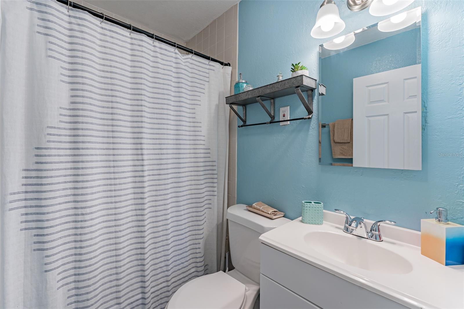 Image 21 of 43 For 2035 29th Avenue N