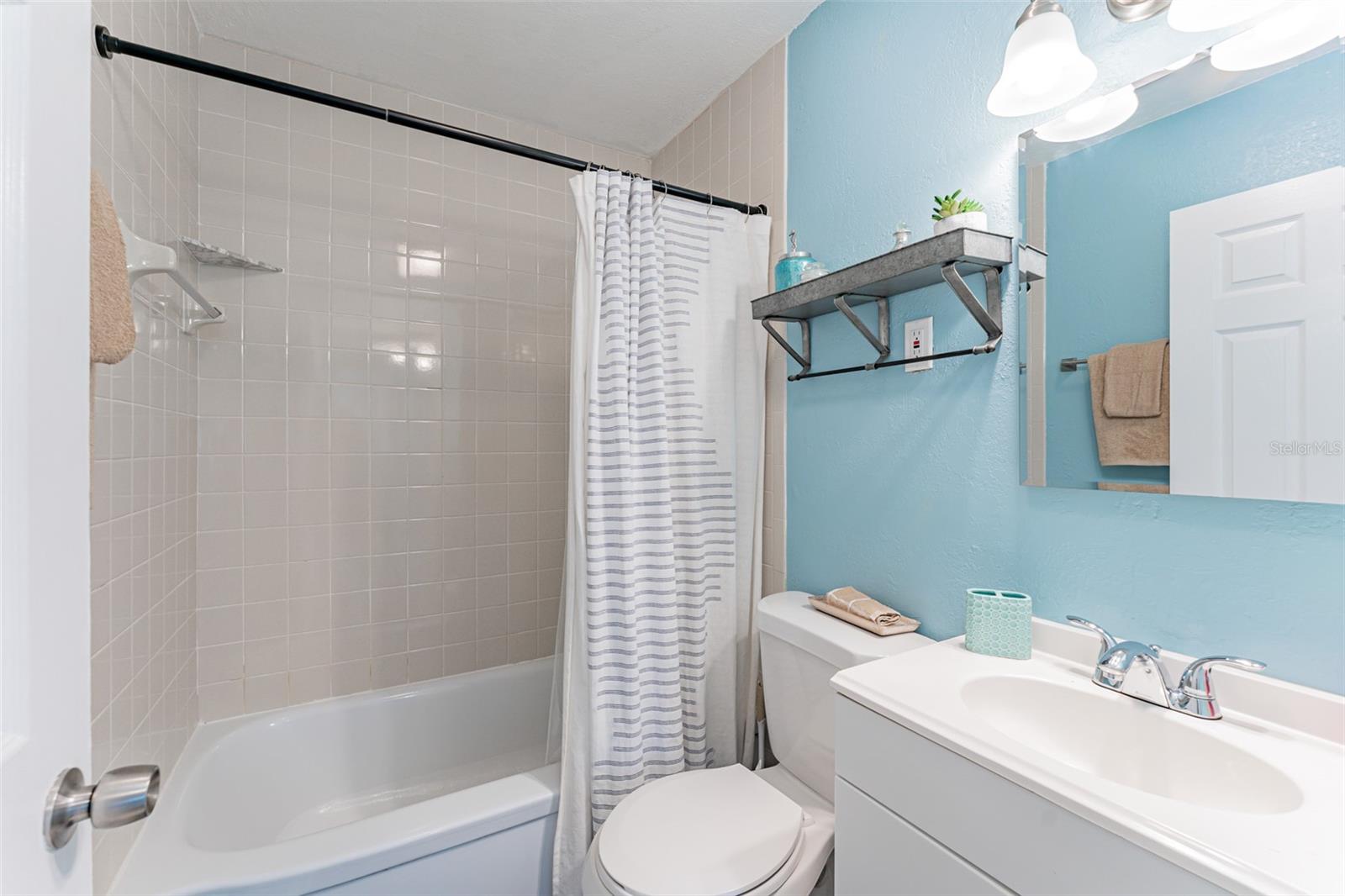 Image 22 of 43 For 2035 29th Avenue N