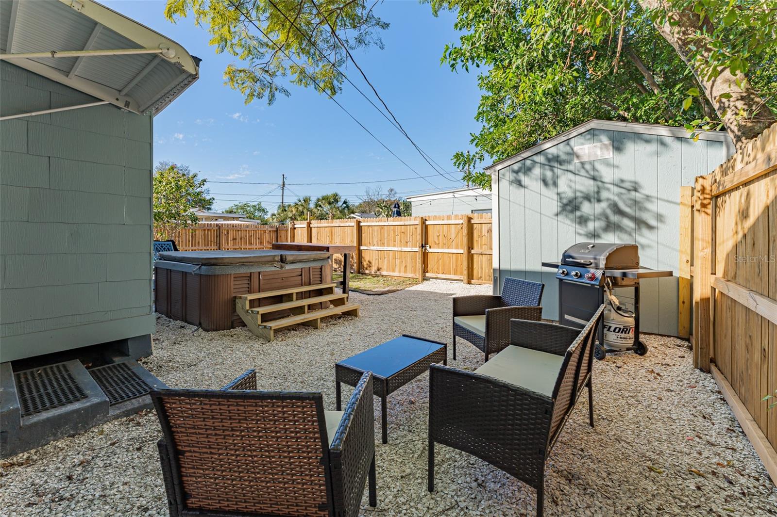 Image 26 of 43 For 2035 29th Avenue N