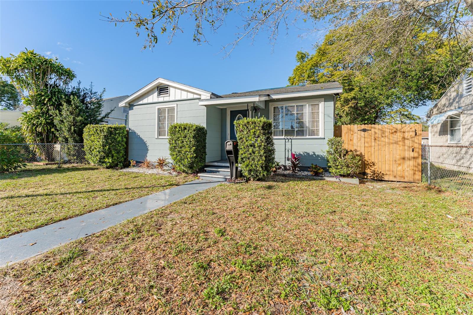 Image 4 of 43 For 2035 29th Avenue N
