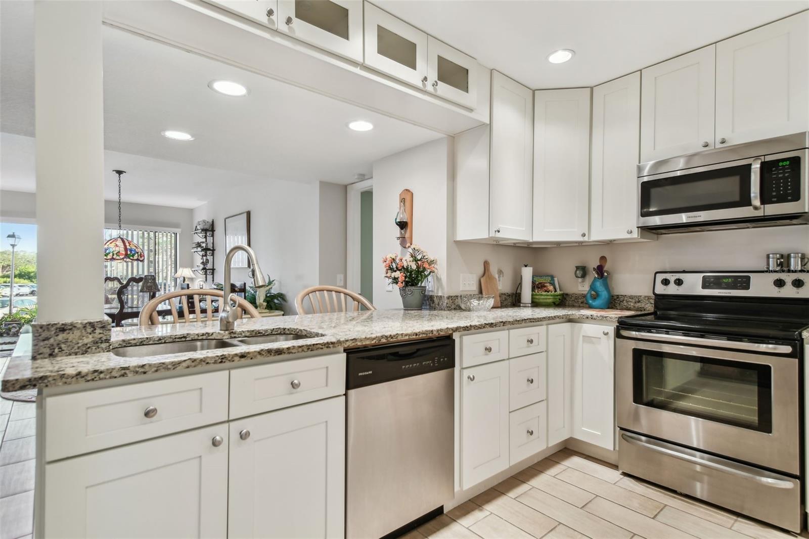 Image 6 of 31 For 301 Mariner Drive 301
