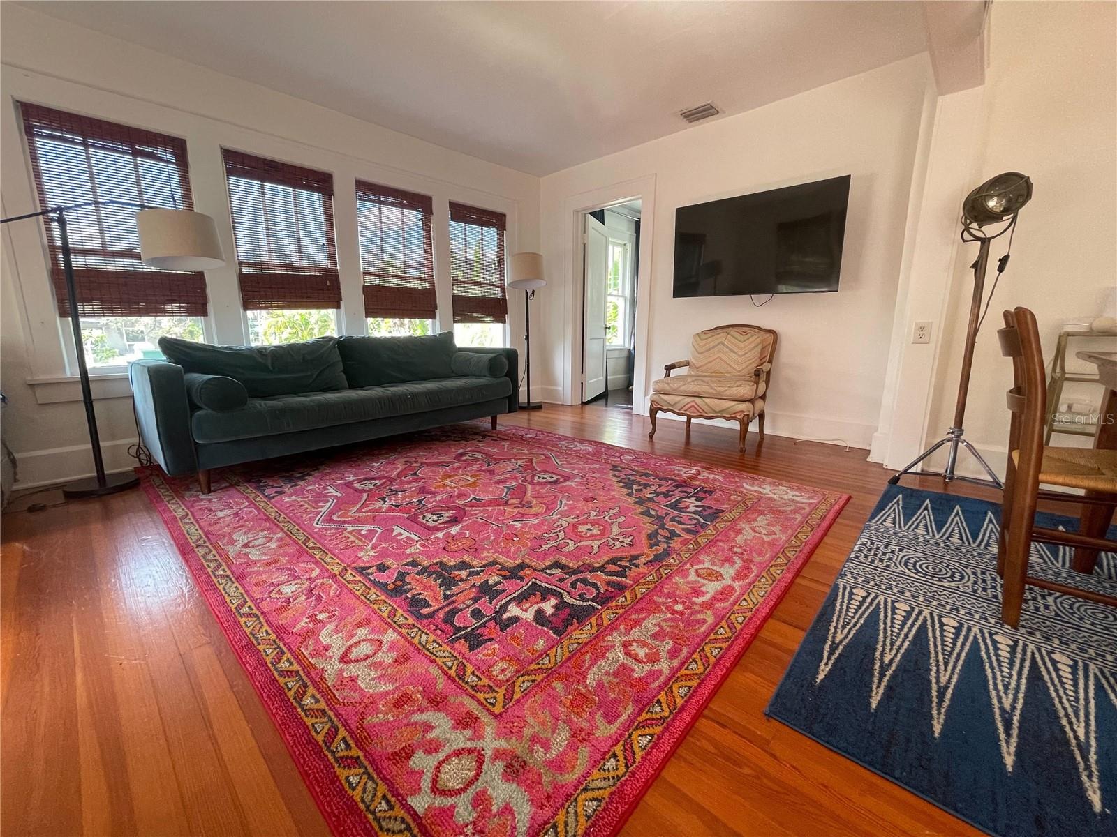 Image 3 of 18 For 145 20th Avenue Se