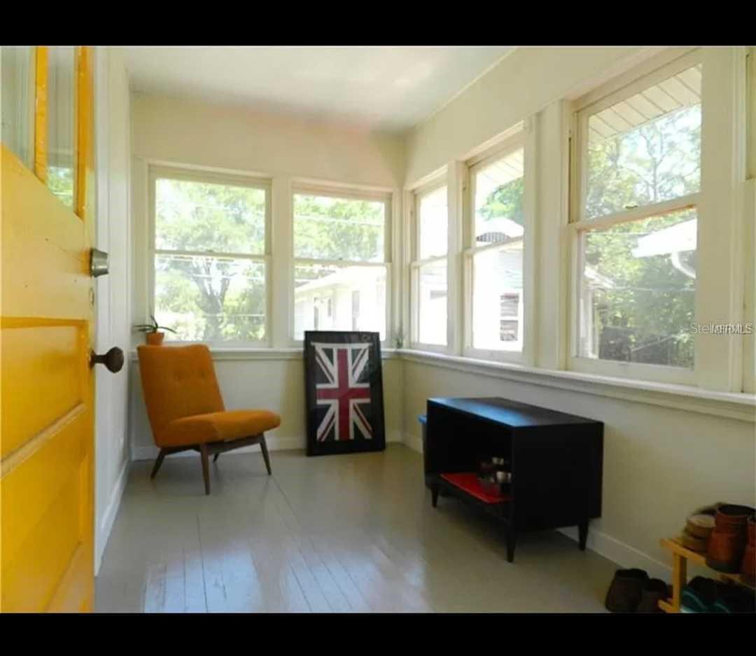 Image 8 of 18 For 145 20th Avenue Se