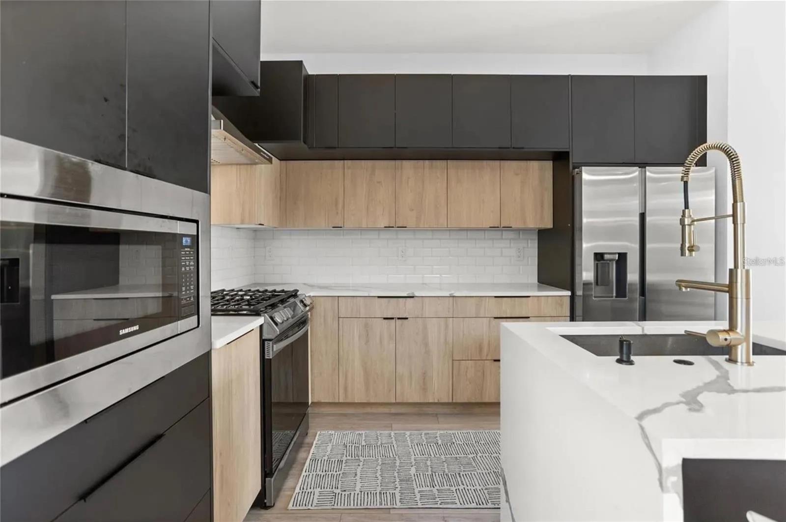 Image 11 of 39 For 2705 Boulevard  4