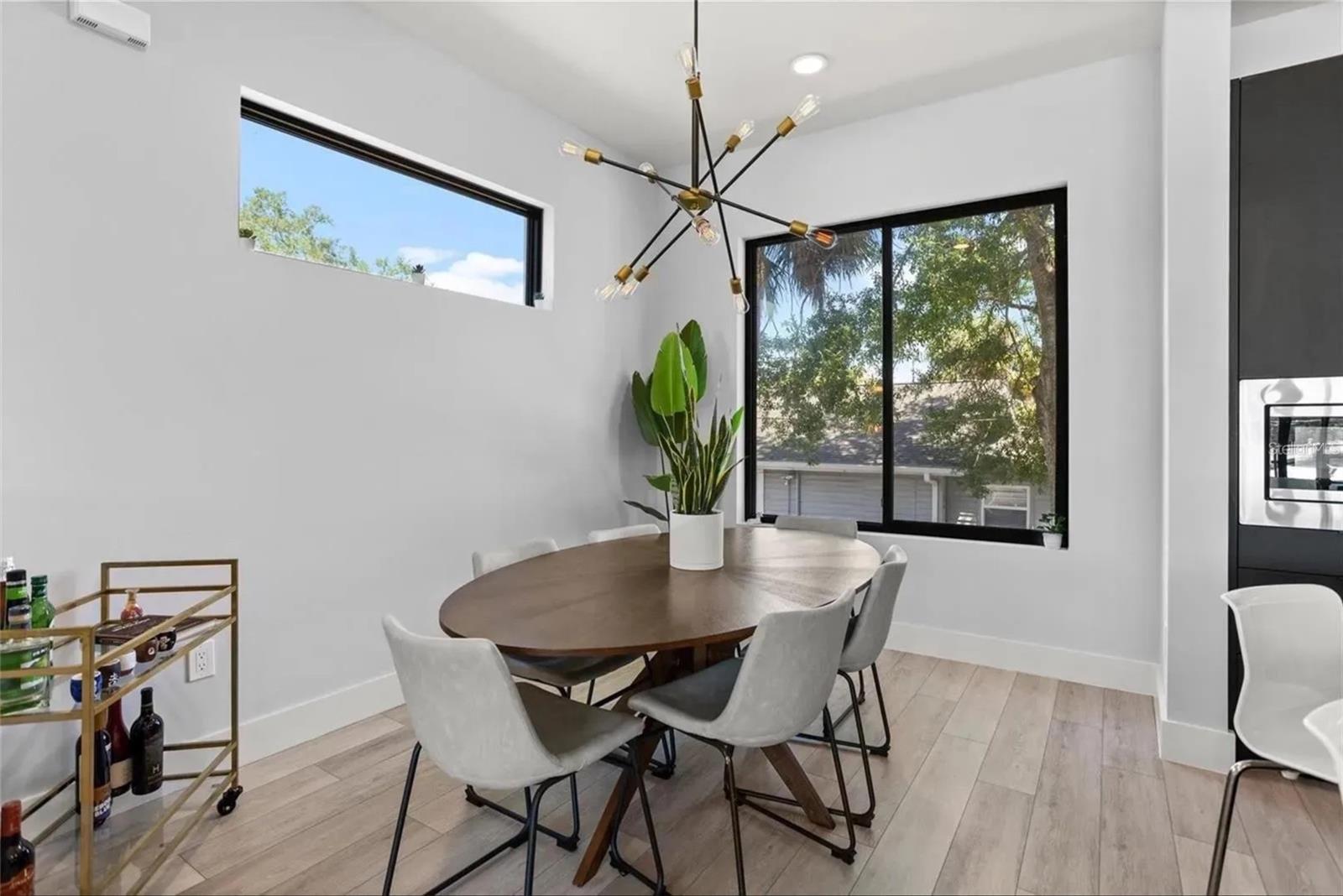 Image 13 of 39 For 2705 Boulevard  4