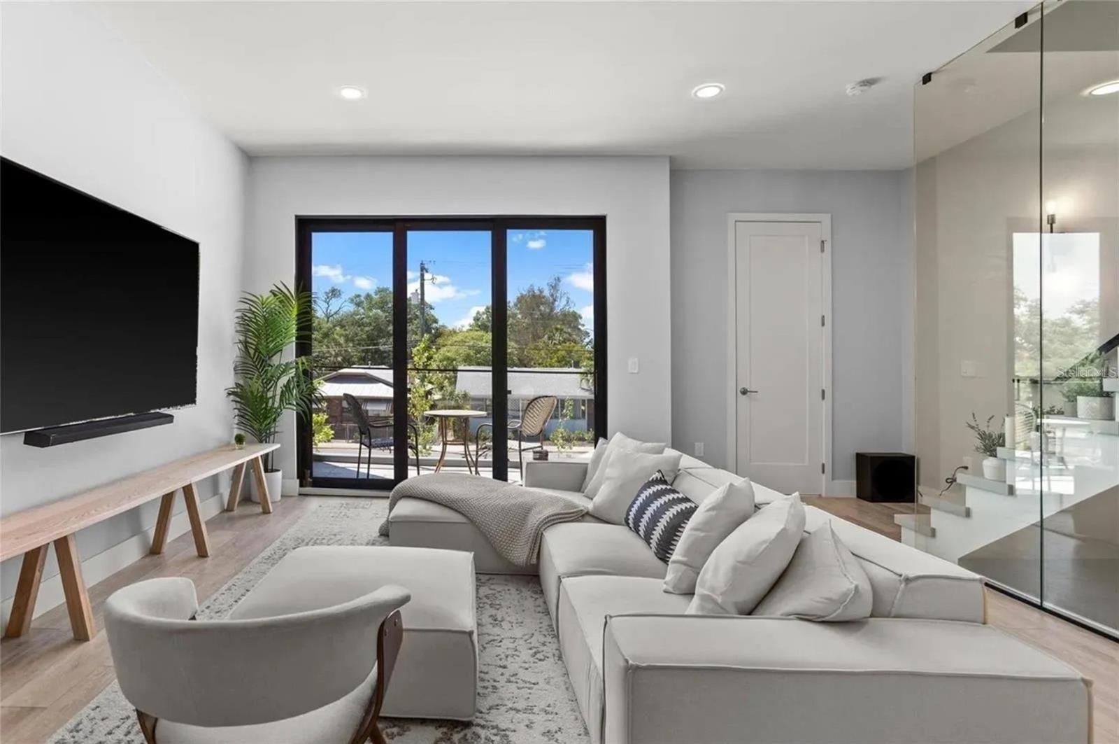 Image 14 of 39 For 2705 Boulevard  4