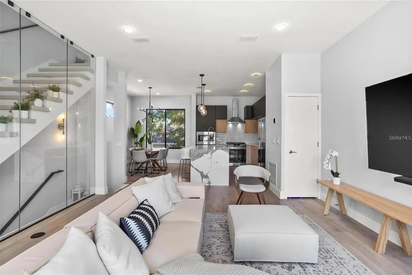 Image 17 of 39 For 2705 Boulevard  4