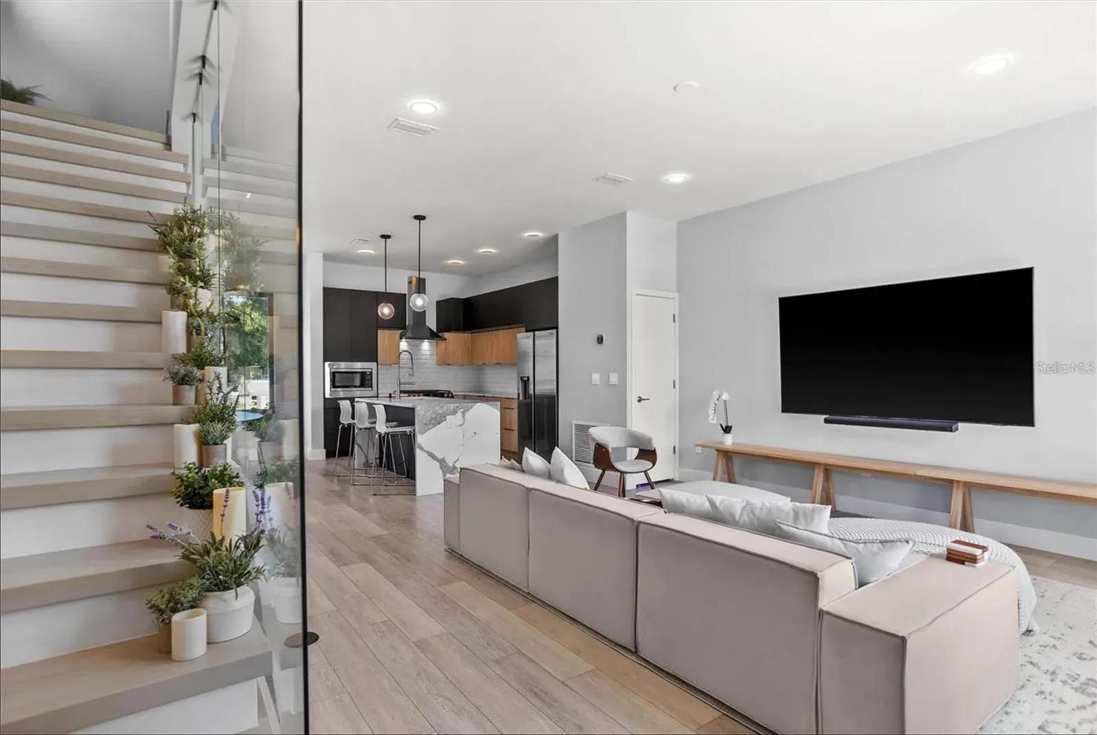 Image 18 of 39 For 2705 Boulevard  4