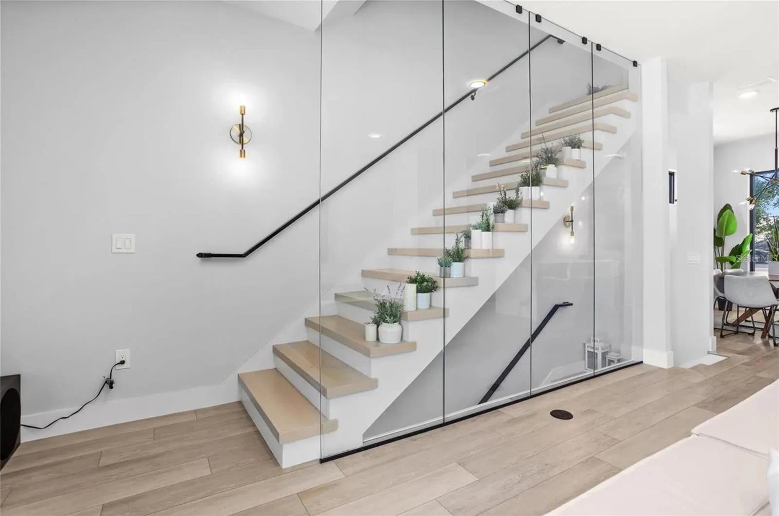Image 21 of 39 For 2705 Boulevard  4