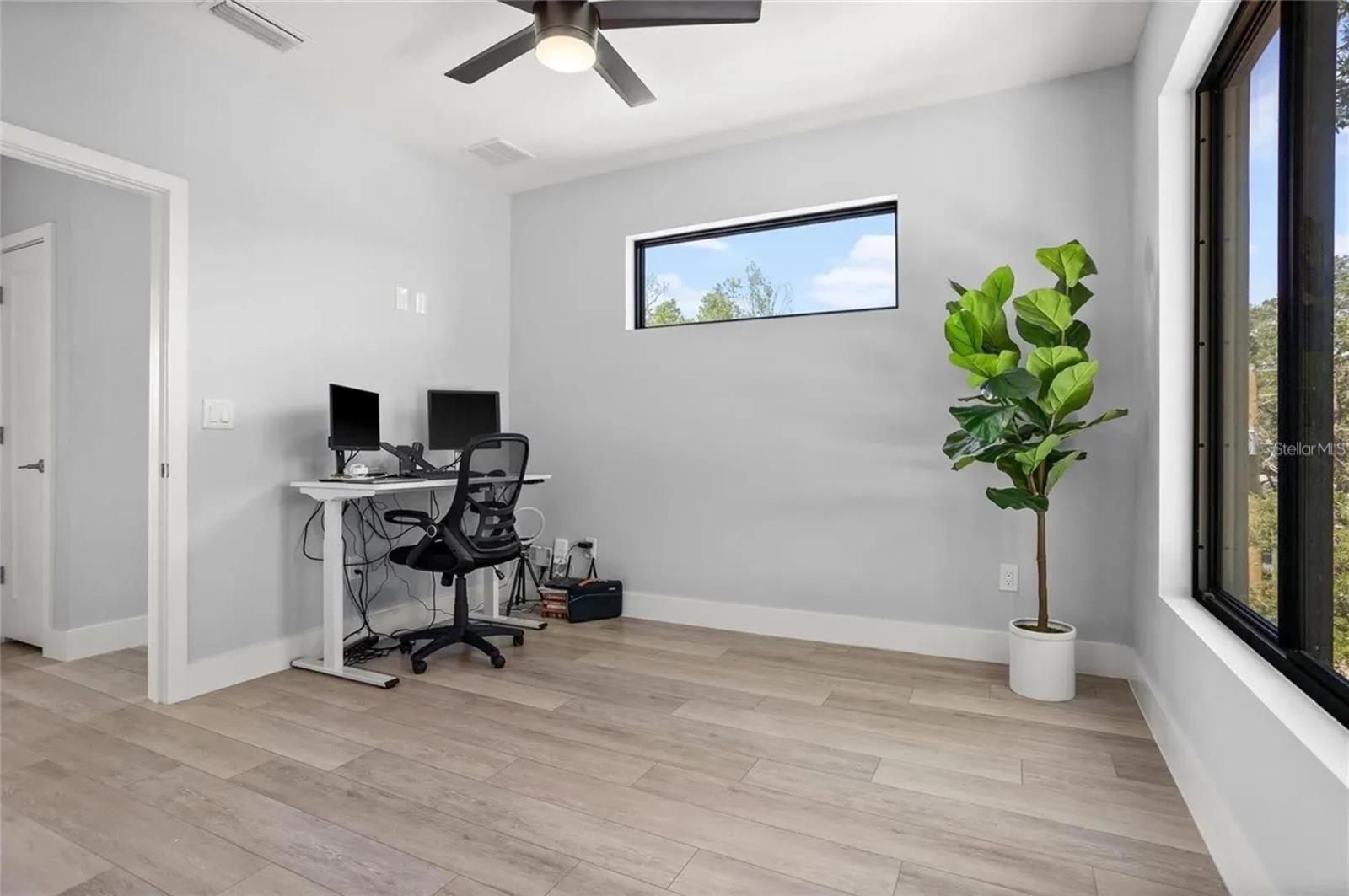 Image 23 of 39 For 2705 Boulevard  4
