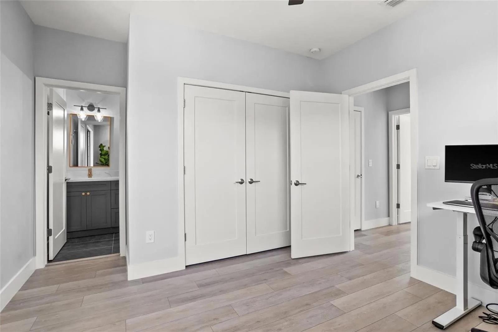 Image 24 of 39 For 2705 Boulevard  4