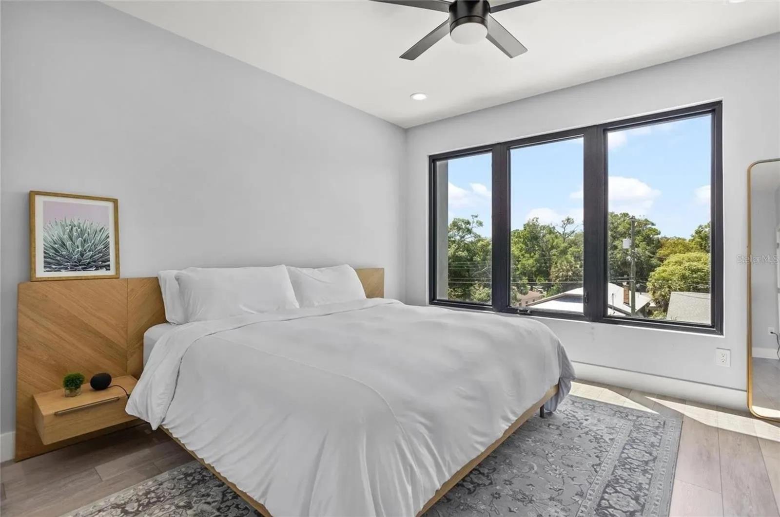 Image 27 of 39 For 2705 Boulevard  4