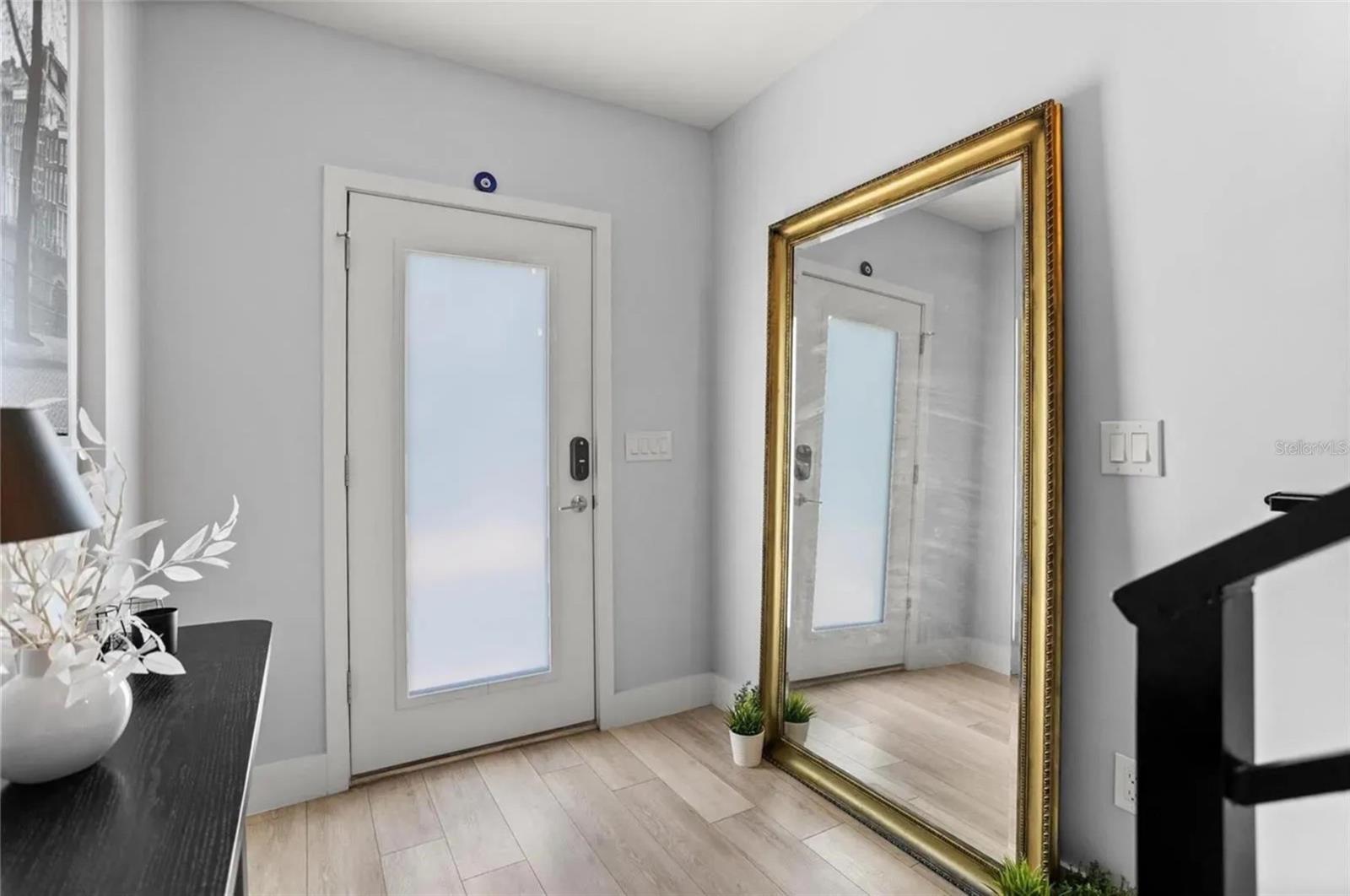 Image 3 of 39 For 2705 Boulevard  4