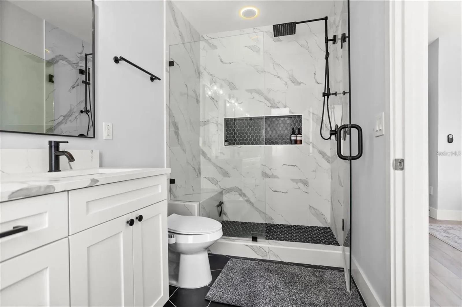Image 31 of 39 For 2705 Boulevard  4