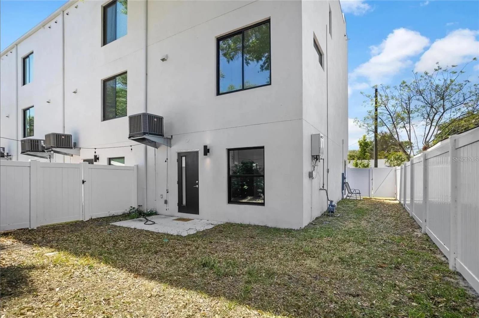 Image 33 of 39 For 2705 Boulevard  4