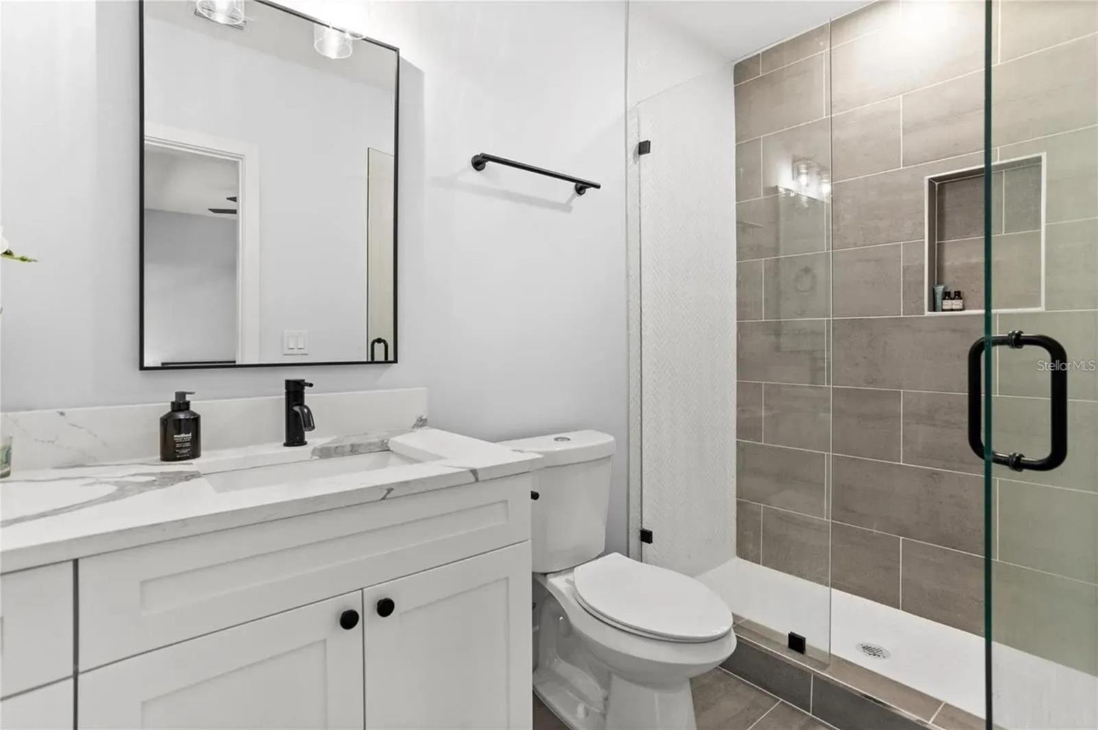 Image 6 of 39 For 2705 Boulevard  4
