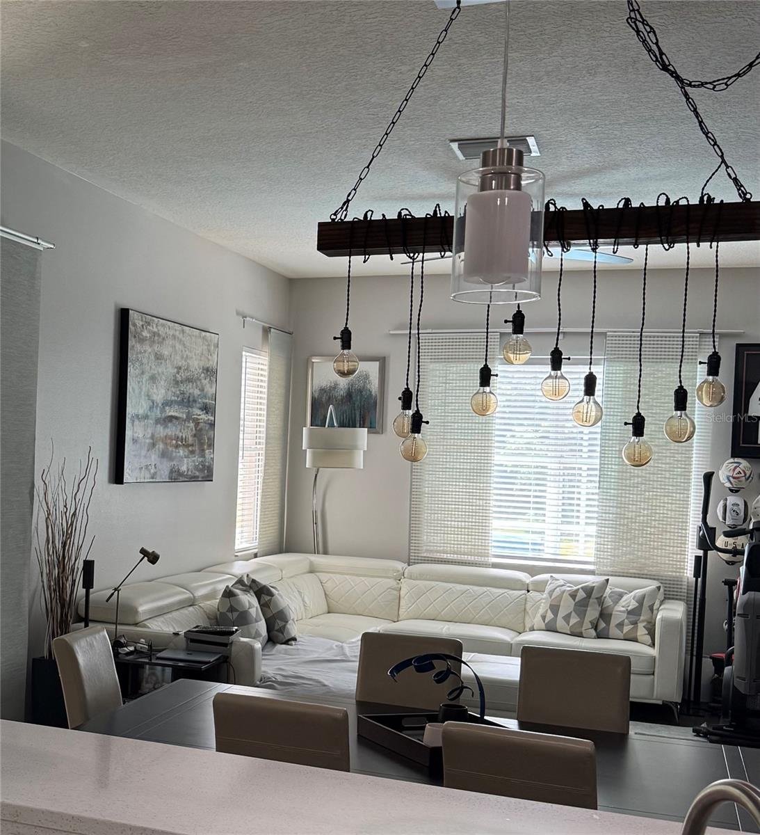 Listing photo id 9 for 3205 Grassglen Place
