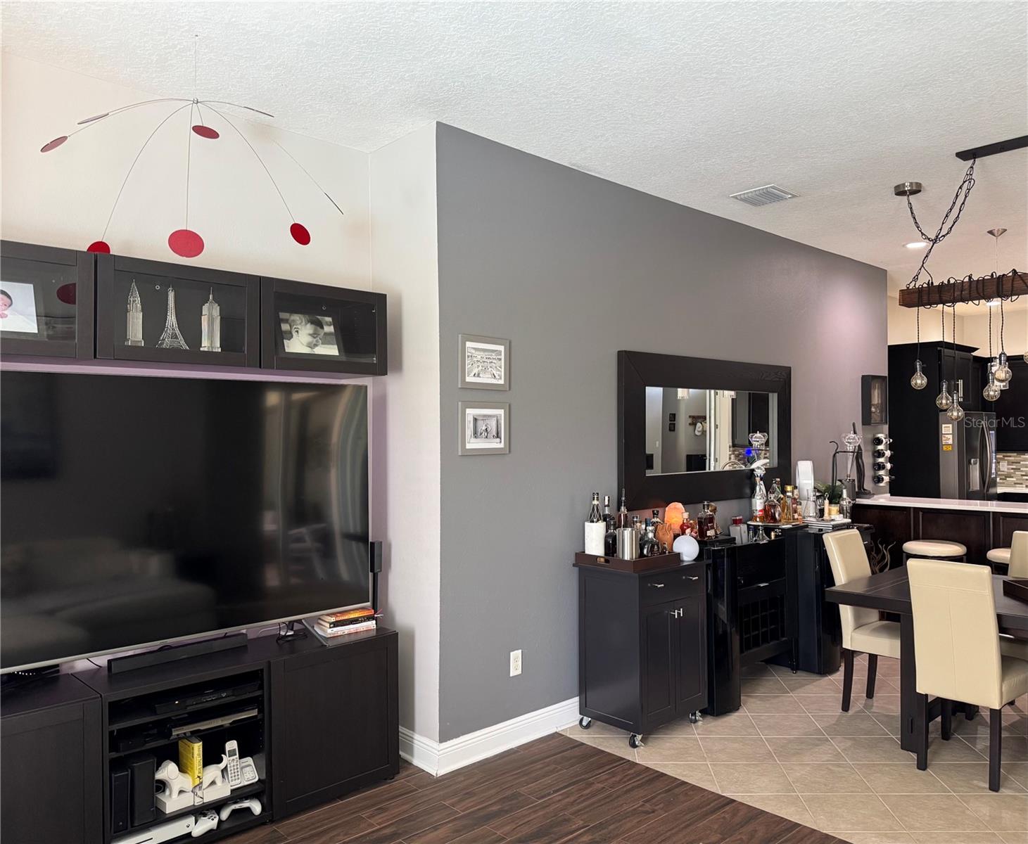 Listing photo id 10 for 3205 Grassglen Place