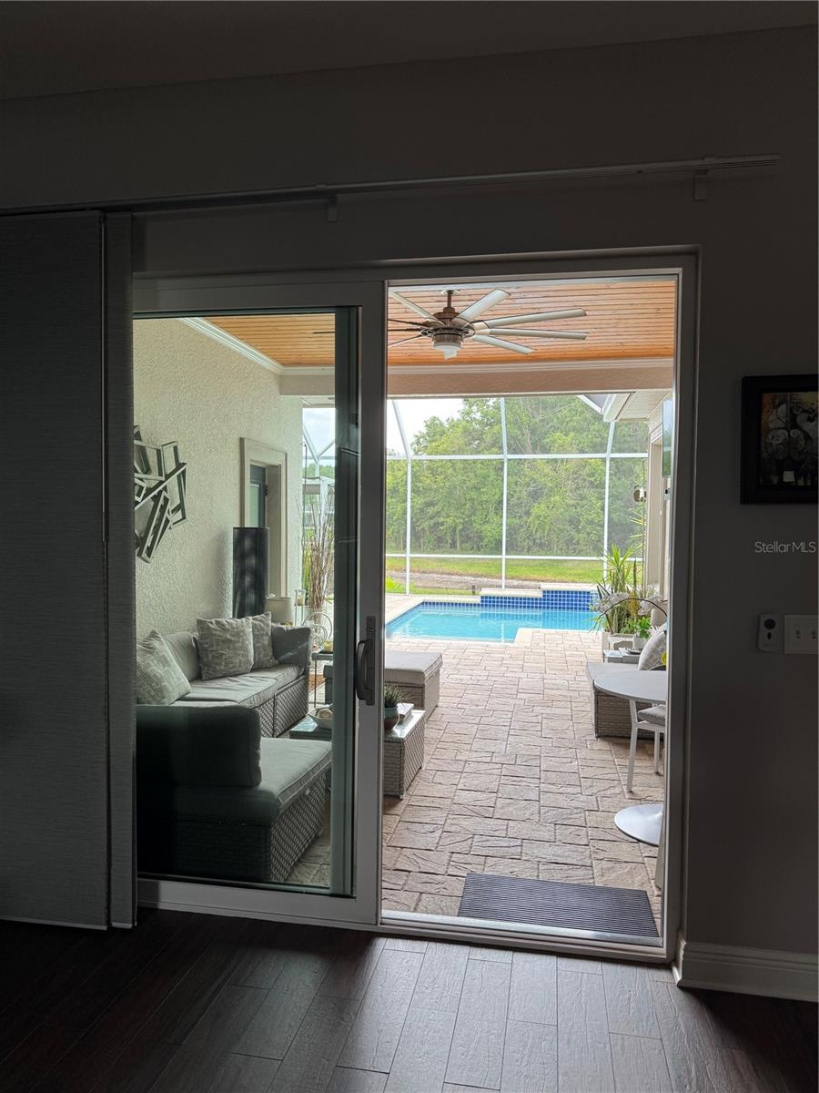 Listing photo id 13 for 3205 Grassglen Place