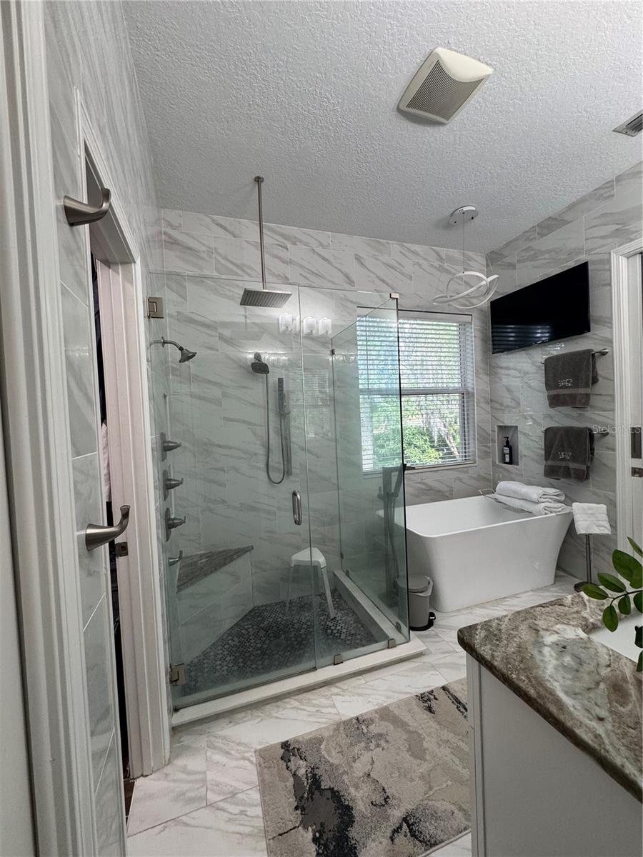 Listing photo id 18 for 3205 Grassglen Place